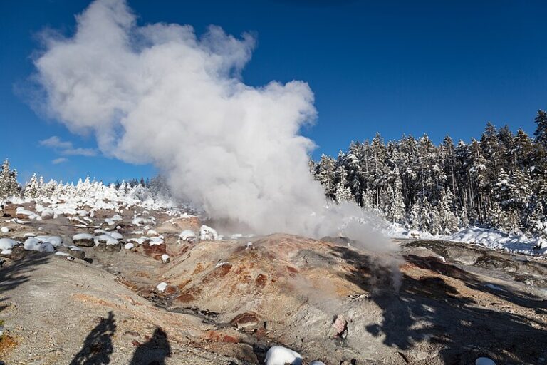 Carbon Dating Reveals Climate Change, Drought Hinder Yellowstone Steamboat Geyser From Future Eruptions