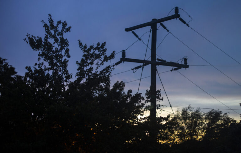 Power lines in Alexandria, Virginia. Credit: Thomas Simonetti/The Washington Post via Getty Images