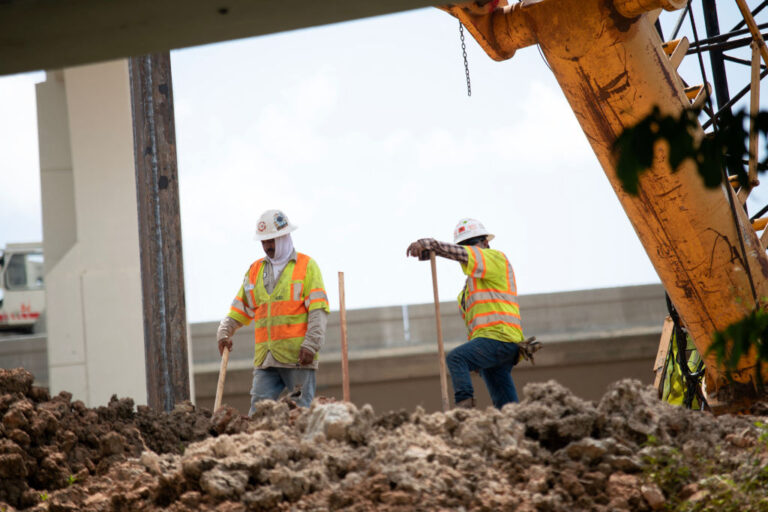 Workers under the heat wave in Houston, Texas.
