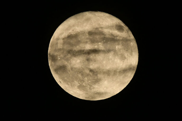 Last Supermoon for 2023 Shares Night Sky With Mercury for Only One Hour: Don