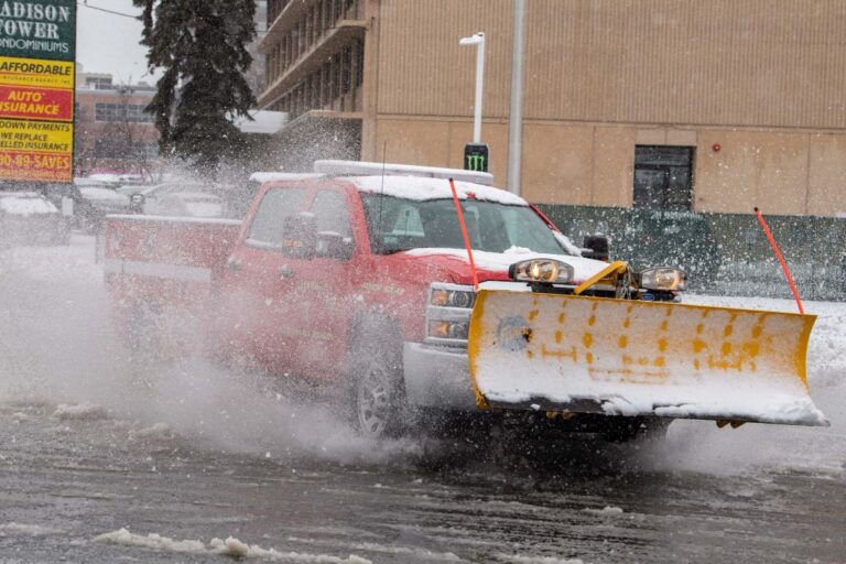 Fortes pluies dans le Massachusetts : les inondations provoquent des pannes de courant et des évacuations immédiates