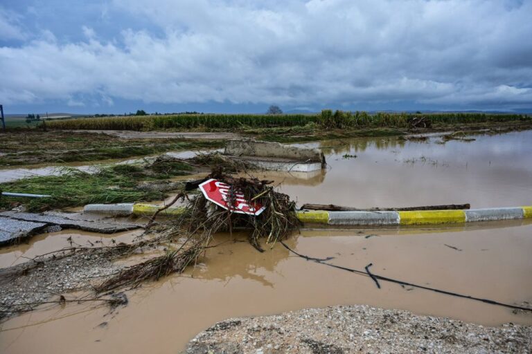 La tempête Daniel laisse une traînée de destruction en Grèce, en Turquie et en Bulgarie ;  14 morts dans des crues soudaines