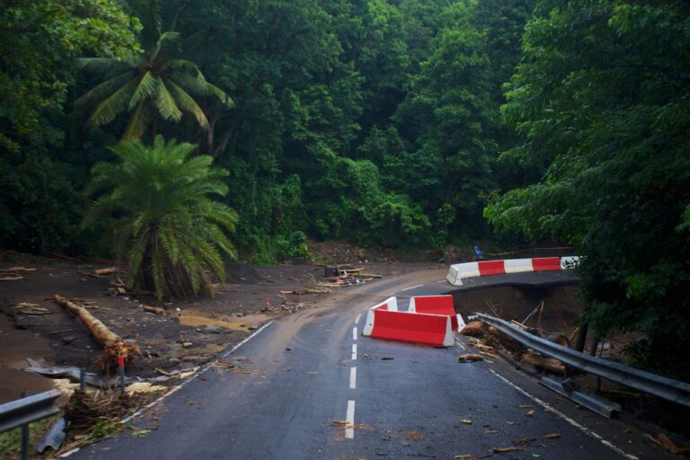 Tammy est toujours vue pour déclencher des pluies et des tempêtes de vent aux Bermudes