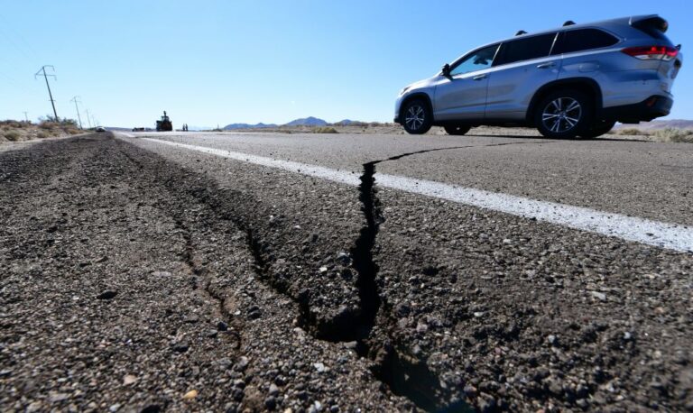 Iceland Volcano Impending Eruption Opens Up Streets With 15-Kilometer Fissure