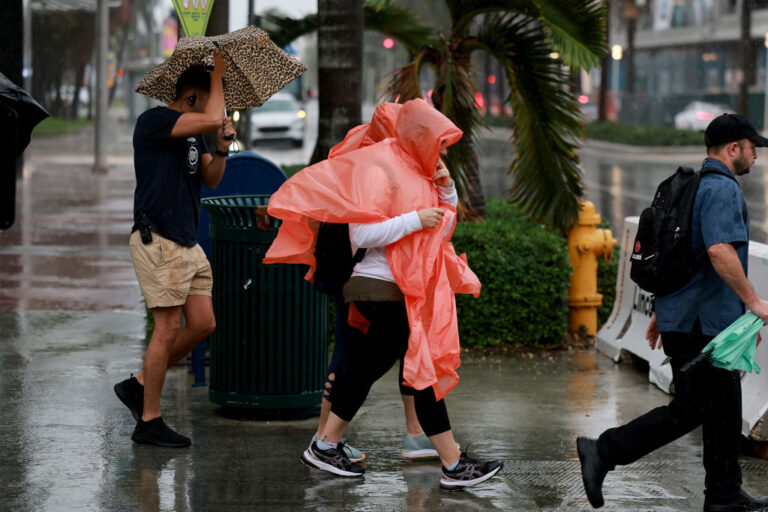 Rain conditions in Miami Beach, Florida