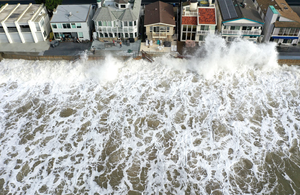Large Surf Impacts Southern California Beaches