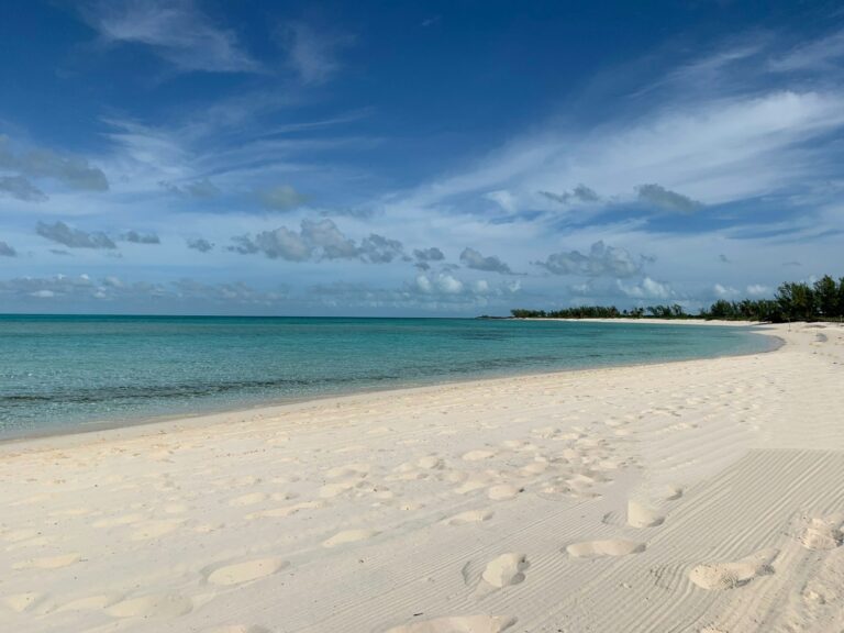 Florida Beach Hole Swallows, Kills Young Girl; Experts Warn Against Digging Sand Holes Too Deep