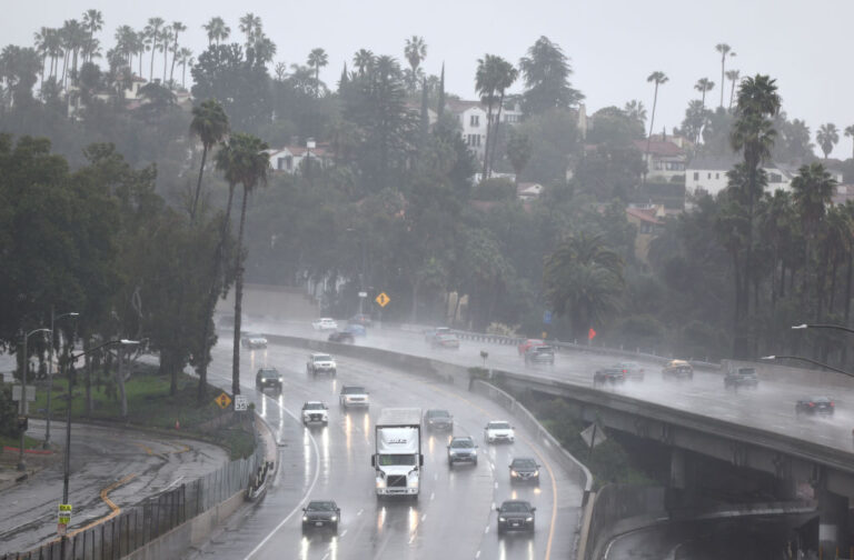 Mise à jour météo aux États-Unis : vents dévastateurs et tornades observées sur la partie centrale et orientale