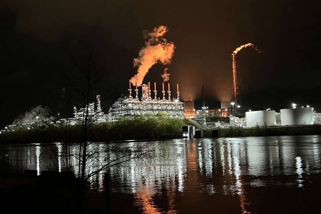 Shell said April 25 that it would start using its “elevated flare this afternoon” at its Pennsylvania plastics plant and expected the work to continue through the weekend. This image was taken during that period. Credit: Hilary Starcher-O’Toole