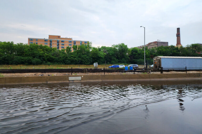 La longue attente pour obtenir de l'aide en cas d'inondation à Chicago pourrait toucher à sa fin