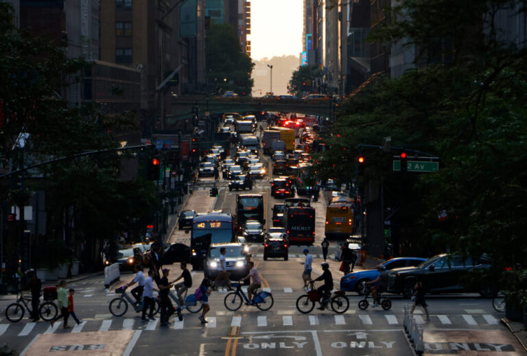 La tarification de la congestion à New York améliore la qualité de l’air, mais la réaction de Trump menace son avenir