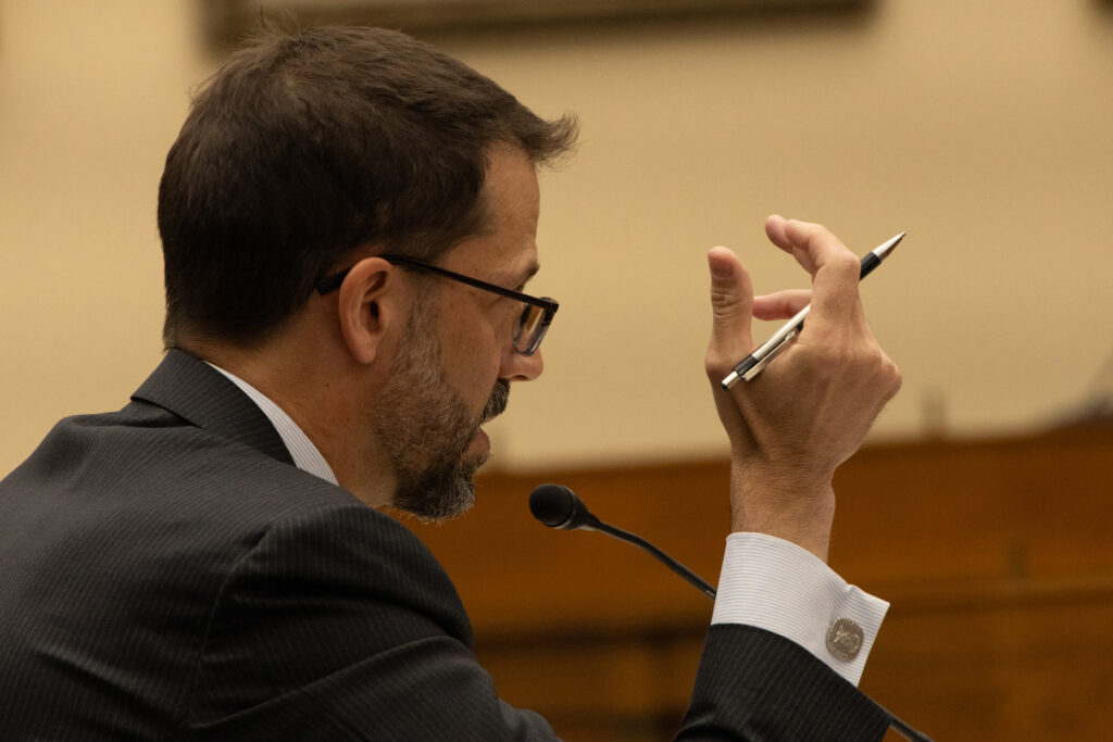 L'administrateur de la NOAA, Neil Jacobs, a souligné les objectifs de l'administration Trump de promouvoir la croissance économique ainsi que l'engagement de la NOAA à protéger la vie et les biens. Crédit : Gabriel Matias Castilho/Pacte Climat