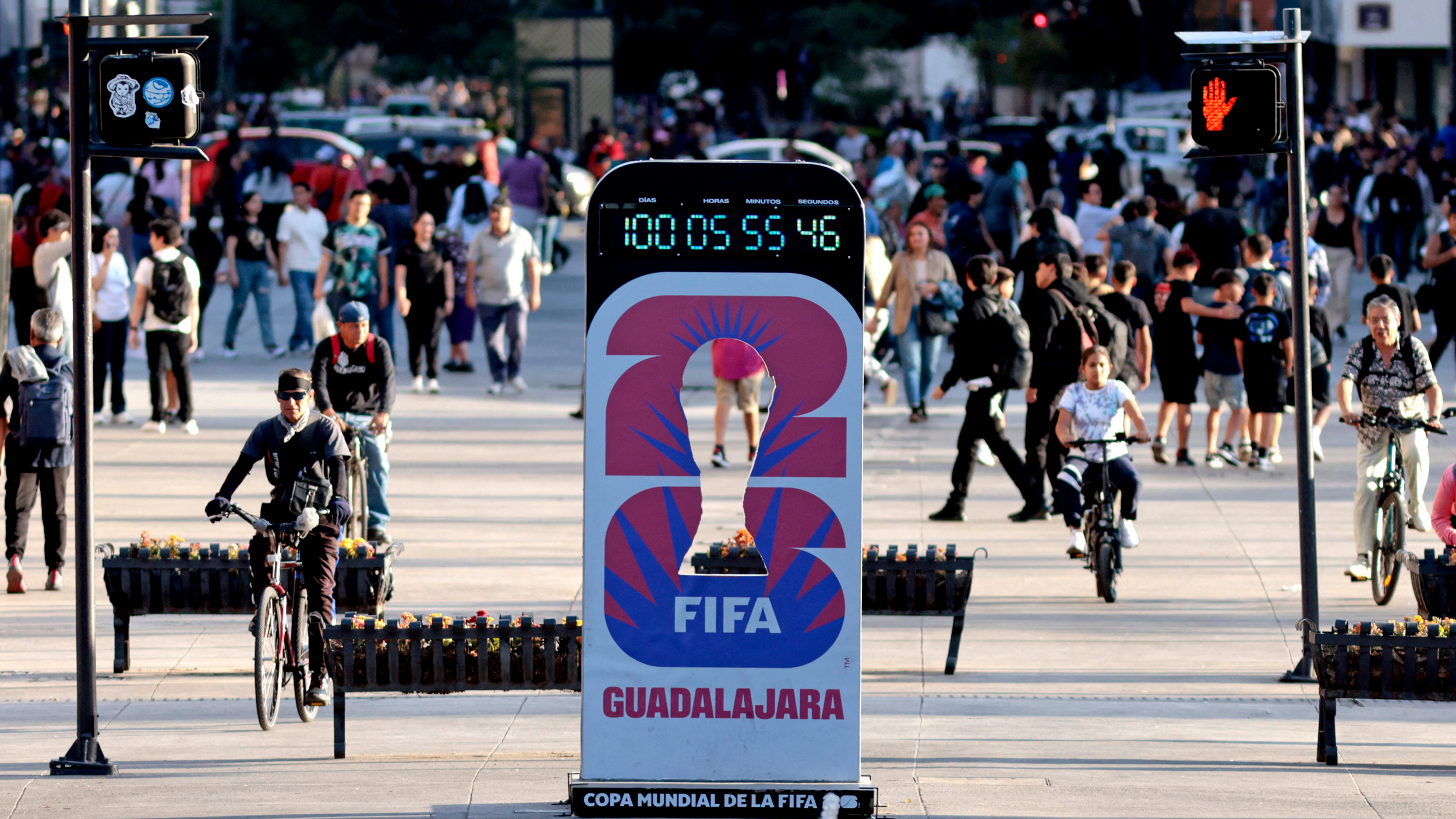 Un compte à rebours marque les jours précédant la Coupe du Monde de la FIFA 2026, le 2 mars à Guadalajara, au Mexique. Crédit : Ulises Ruiz/AFP via Getty Images
